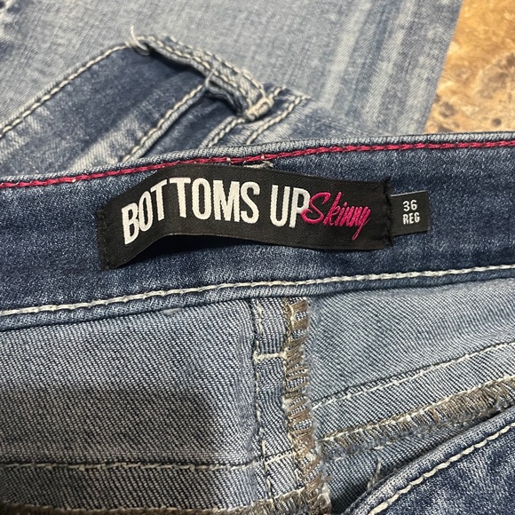 Jeans - Picture 2 of 2